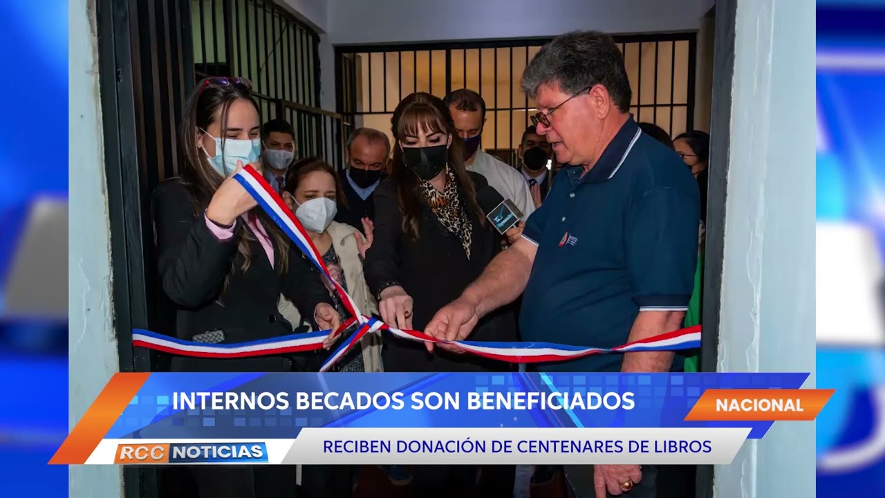 Donan cientos de libros para becados universitarios en la Unidad Penitenciaria Industrial Esperanza.