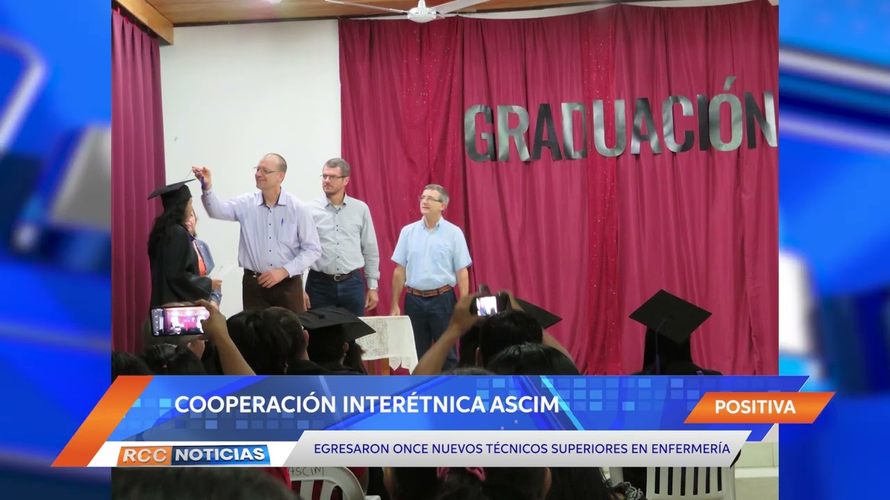 Técnicos superiores en enfermería de Yalve Sanga se graduaron este lunes.