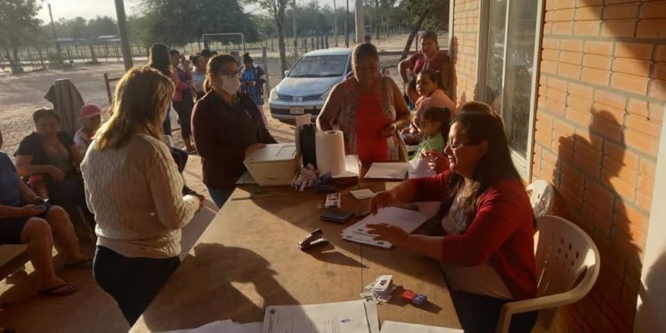 Gobernación de Presidente Hayes brindó asistencia oftalmológica a pobladores de Montelindo y Rio Verde Gobernación de Presidente Hayes brindó asistencia oftalmológica a pobladores de Montelindo y Rio Verde
