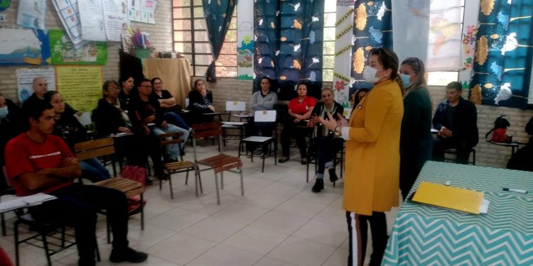 𝐂𝐡𝐚𝐫𝐥𝐚 𝐩𝐚𝐫𝐚 𝐝𝐨𝐜𝐞𝐧𝐭𝐞𝐬 𝐬𝐨𝐛𝐫𝐞 𝐩𝐫𝐨𝐭𝐨𝐜𝐨𝐥𝐨 𝐝𝐞 𝐩𝐫𝐨𝐭𝐞𝐜𝐜𝐢𝐨́𝐧 𝐝𝐞 𝐧𝐢𝐧̃𝐨𝐬, 𝐧𝐢𝐧̃𝐚𝐬 𝐲 𝐚𝐝𝐨𝐥𝐞𝐬𝐜𝐞𝐧𝐭𝐞𝐬