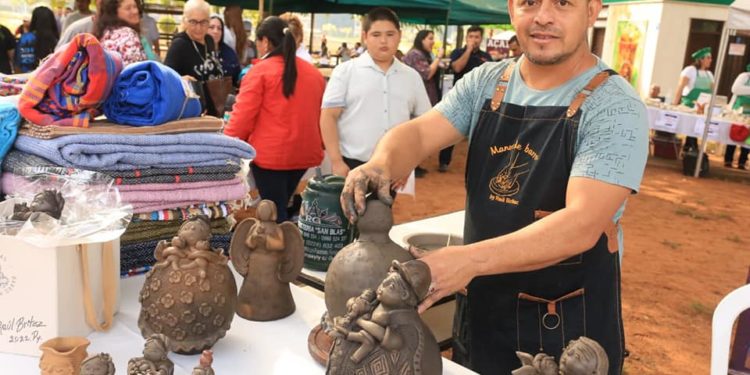 Emprendedores ofrecieron sus productos en la Ciudad de Itá