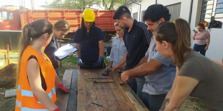 Capacitaron a mujeres en el área de la construcción en Asunción