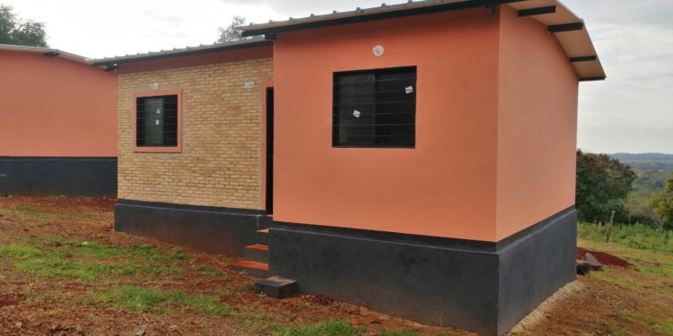 145 familias serán beneficiadas con viviendas dignas en Alto Paraná 145 familias serán beneficiadas con viviendas dignas en Alto Paraná