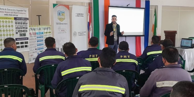 ANTSV y Patrulla Caminera dictan curso de capacitación a policías de tránsito