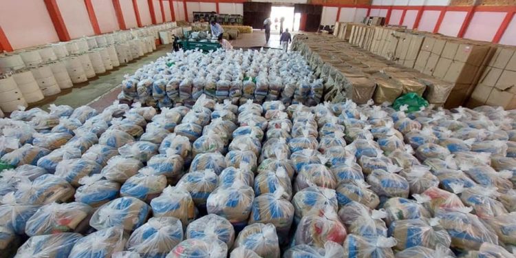 Gobierno continúa con entrega de víveres a familias vulnerables de Misiones.