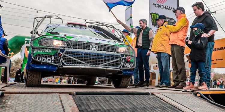 Mandatario participó en la largada oficial de la 47° edición del Transchaco Rally