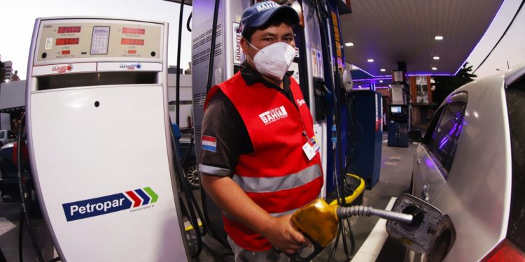 Petropar reducirá el precio del diésel común y la nafta 93