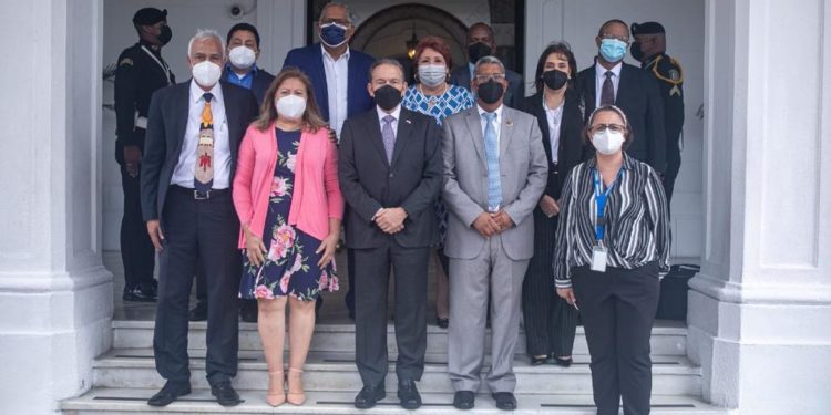 Presidente Cortizo Cohen recibe a representantes de las iglesias evangélicas de Panamá Presidente Cortizo Cohen recibe a representantes de las iglesias evangélicas de Panamá