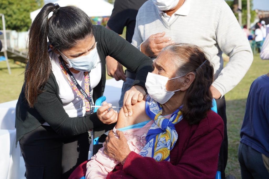 Ciudad Mujer Móvil llegó a las mujeres del Bañado Tacumbú