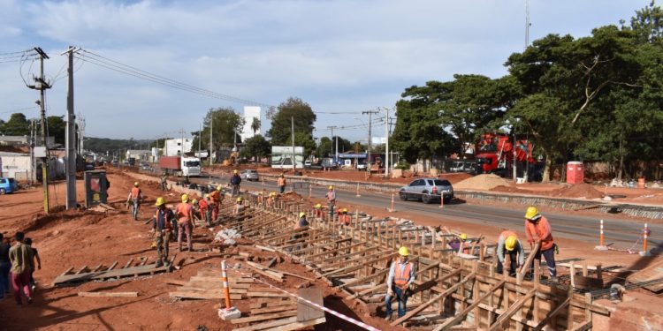 Trabajan en horario extendido para culminar obras en zona Tres Bocas