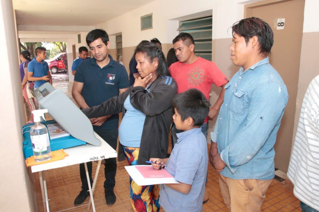 Facilitadores Electorales de comunidades indígenas aprenden sobre innovaciones electorales