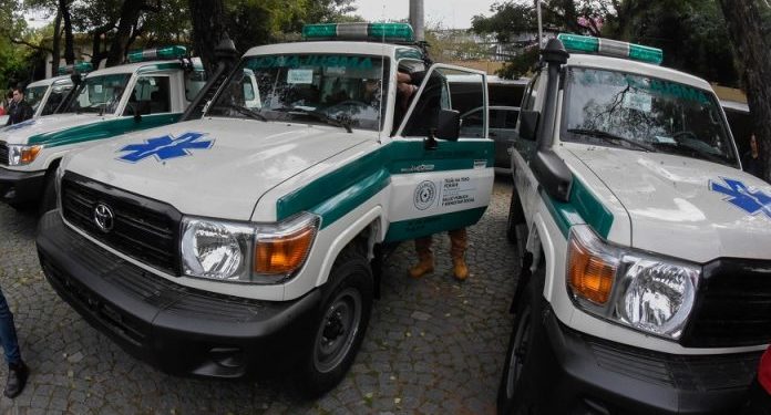 Entregan ambulancias para cuatro regiones sanitarias