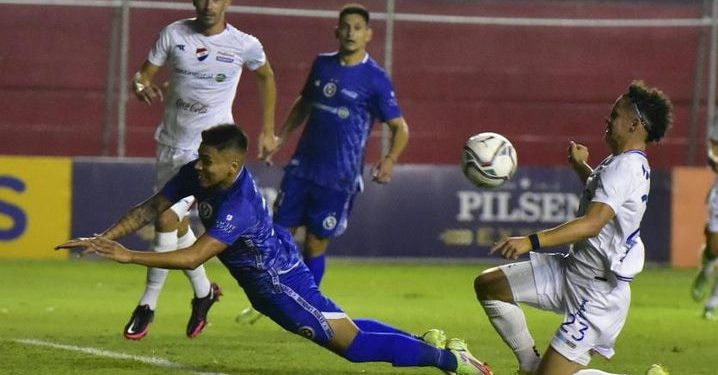 En Barrio Obrero el escolta se mide al Danzarín