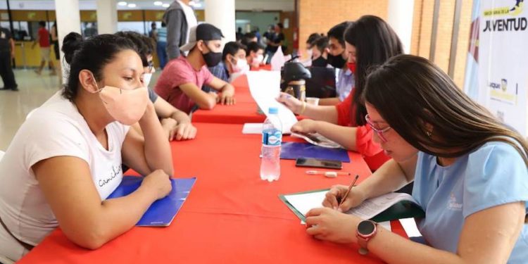 Vidriera de Empleo con 400 vacancias laborales para esta semana Vidriera de Empleo con 400 vacancias laborales para esta semana