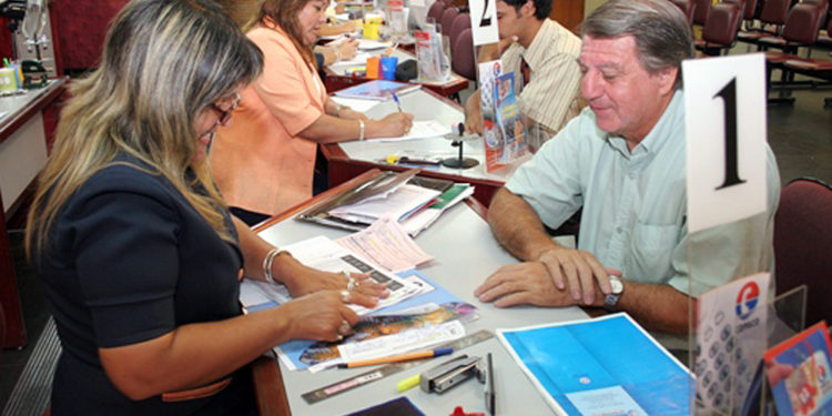 Mario Abdo reconoce necesidad de reconfigurar ciertas reglas que rigen en la administración pública