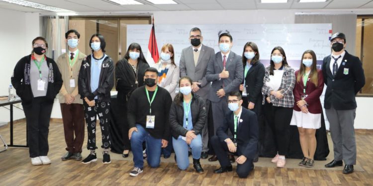 SNJ y MEC acuerdan trabajar por beneficios y oportunidades para los jóvenes SNJ y MEC acuerdan trabajar por beneficios y oportunidades para los jóvenes