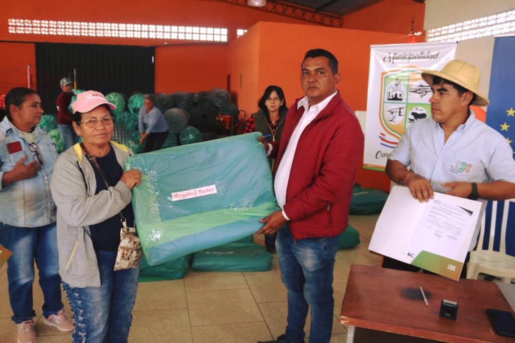 Entregaron insumos para la producción en Carmelo Peralta