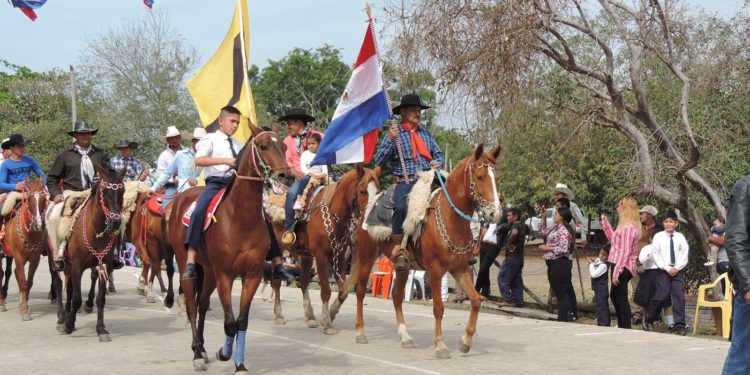 Comunidad Puerto Guaraní de Fuerte Olimpo celebró su aniversario N° 115