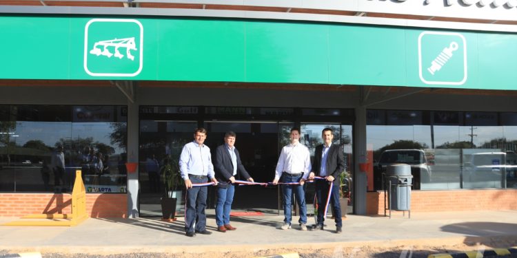 Cooperativa Neuland inauguró oficialmente dos comercios  
