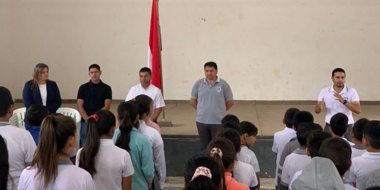 Entregaron mobiliarios a institución educativa del distrito de Boquerón