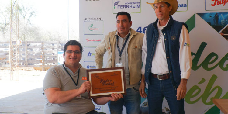 Reconocen a RCC con «Mejor Stand en Atención al Visitante» en Expo Rodeo Trébol