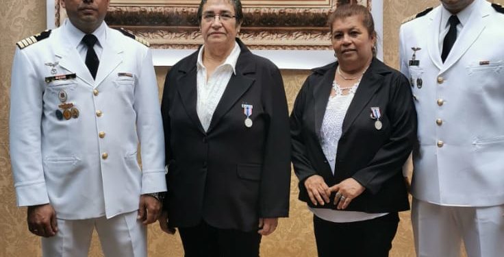 Prefectura General Naval realizó imposición de medalla de honor a distinguidos oficiales y funcionarios de la unidad