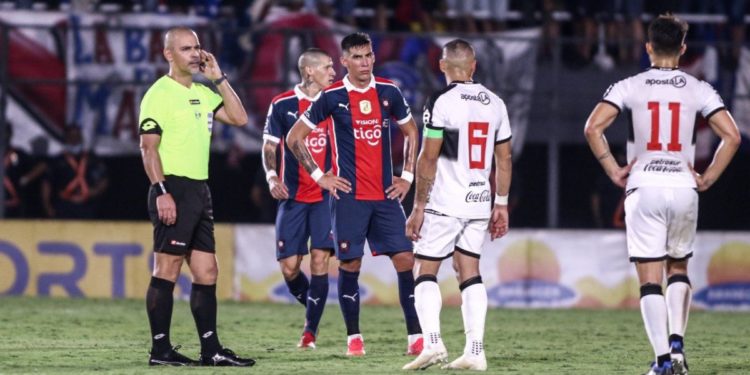 Éber Aquino será el árbitro del superclásico Éber Aquino será el árbitro del superclásico