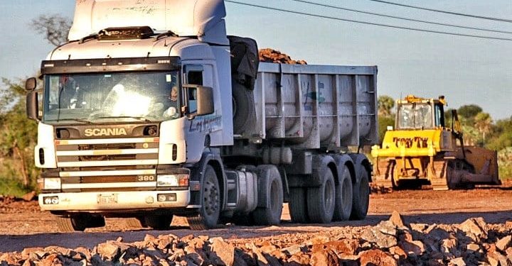 Con obreros y máquinas en pista, avanza la duplicación del tramo Remanso-Falcón