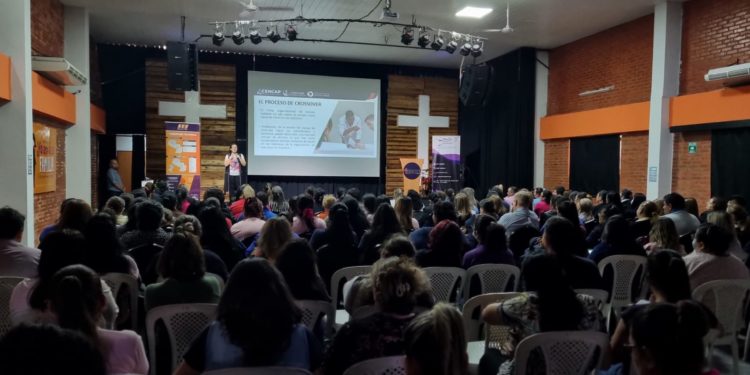 Desarrollan jornada de capacitación y contención integral a docentes, supervisores, directores y técnicos en Lambaré Desarrollan jornada de capacitación y contención integral a docentes, supervisores, directores y técnicos en Lambaré