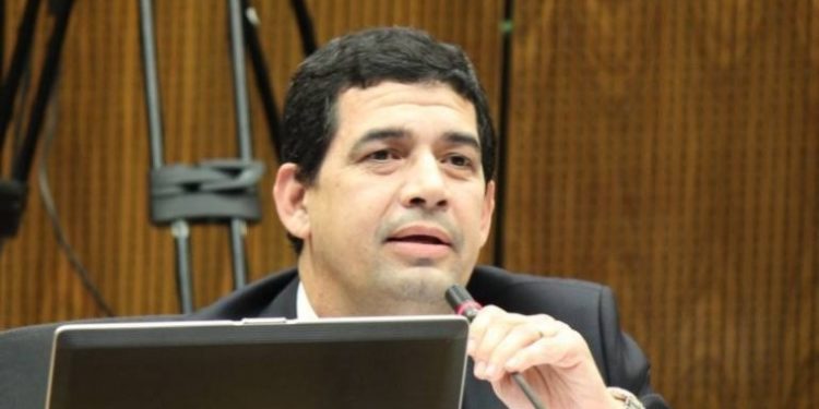 Hugo Velázquez renuncia a candidatura presidencial y al cargo de vicepresidencia