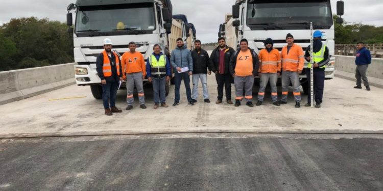 Ruta PY09: realizan con éxito prueba de carga del puente sobre el riacho He’ẽ Ruta PY09: realizan con éxito prueba de carga del puente sobre el riacho He’ẽ