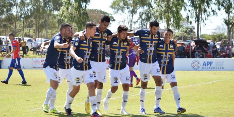 Trinidense acaricia la Primera División