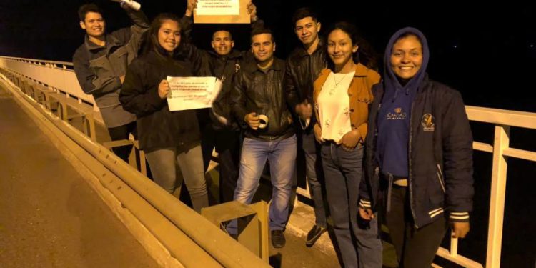 Realizan campaña por la vida en el Puente Nanawa ante ola de depresiones juveniles Realizan campaña por la vida en el Puente Nanawa ante ola de depresiones juveniles