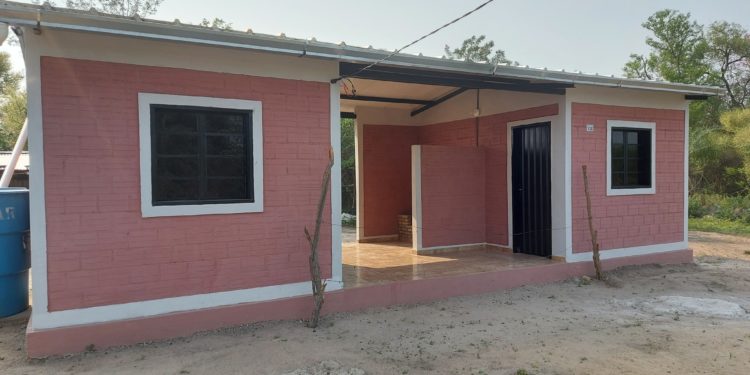 Unas 250 personas de la Etnia Angaité de Puerto Pinasco se verán beneficiadas con viviendas Unas 250 personas de la Etnia Angaité de Puerto Pinasco se verán beneficiadas con viviendas