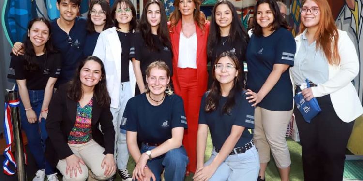 Habilitan laboratorio de ciencias y tecnologías para niños y jóvenes