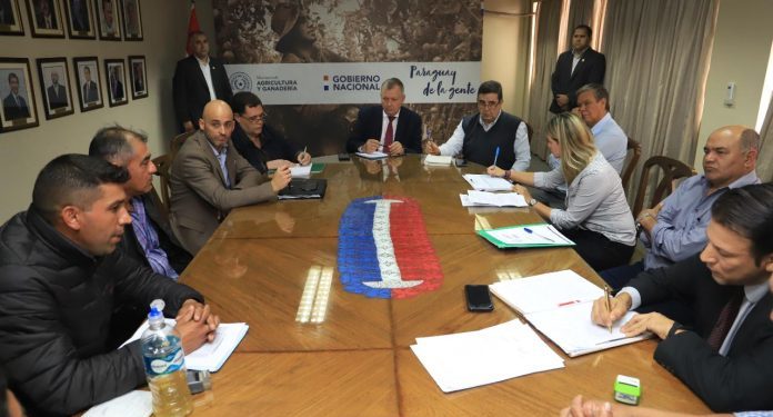 MAG acuerda proteger la producción nacional frutihortícola y continuar asistencia a productores￼