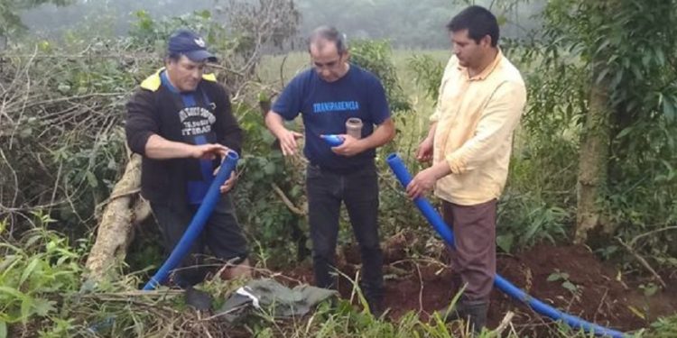 Senasa asiste con conexiones para agua potable a más de 600 pobladores de Mbuyapey