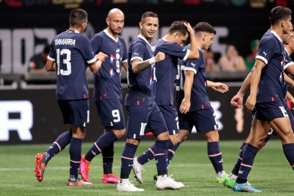 Paraguay recobró la memoria venciendo a México por la mínima