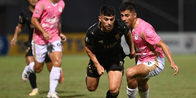 Atractivo encuentro en los Jardines del Kelito