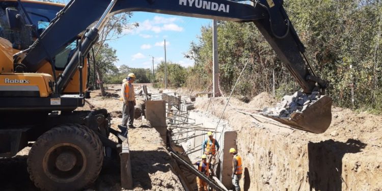 Avanza conexión de canales de la Defensa Costera de Pilar￼