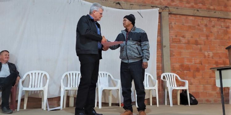 Cooperativa Fernheim hizo entrega de título de propiedad a la comunidad de San Loewen