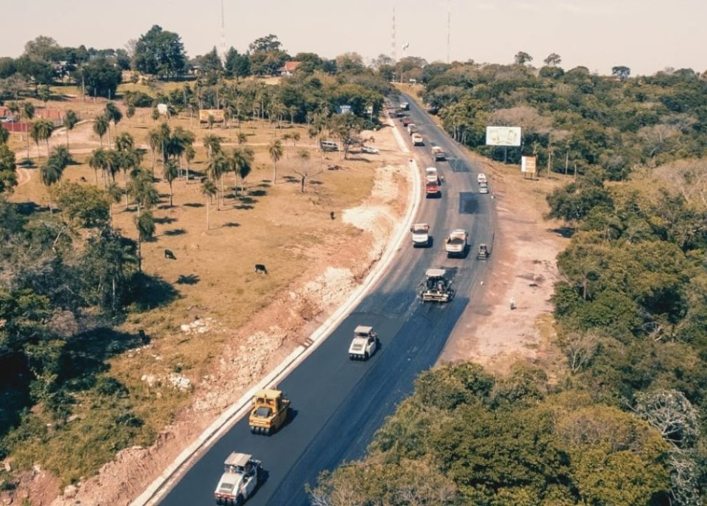Continúan obras de pavimentación en el Cerro Caacupé