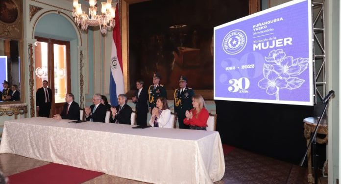 Línea 137 renueva su servicio para garantizar seguridad de mujeres víctimas de violencia Línea 137 renueva su servicio para garantizar seguridad de mujeres víctimas de violencia