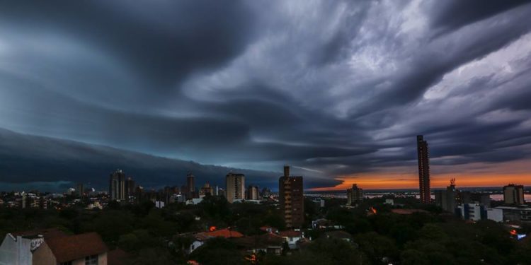 Lluvias con tormentas para hoy lunes Lluvias con tormentas para hoy lunes