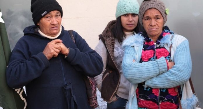 Adultos mayores y otros beneficiarios cobran este viernes sus pensiones del mes