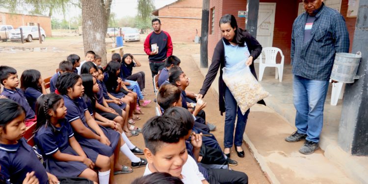 Gobernación de Boquerón realiza entregas de la merienda escolar en el último semestre del año lectivo