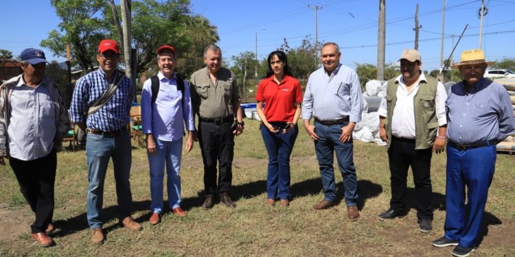 Entregaron más de 878 millones de Gs. a productores del Chaco