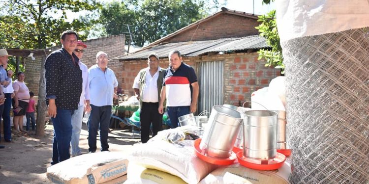 Gobernación de Presidente Hayes asiste a productores mediante aportes de elementos de producción