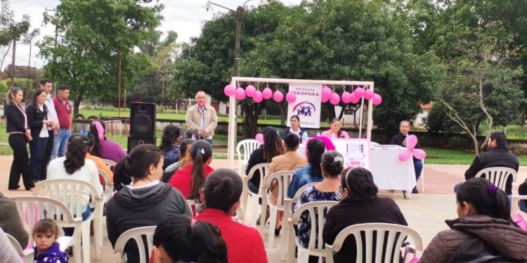 Participantes de Tekoporã reciben charlas sobre prevención de cáncer de mama