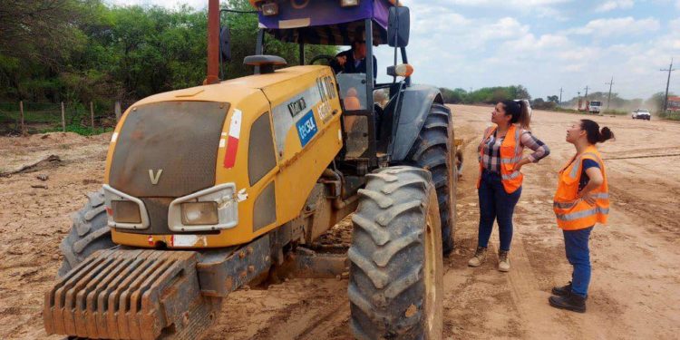 Mujeres van ocupando puestos claves en obra de la Ruta de la Leche